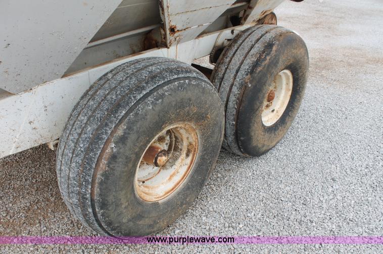 image for item C2626 Willmar Narrow Track 600 dry fertilizer spreader
