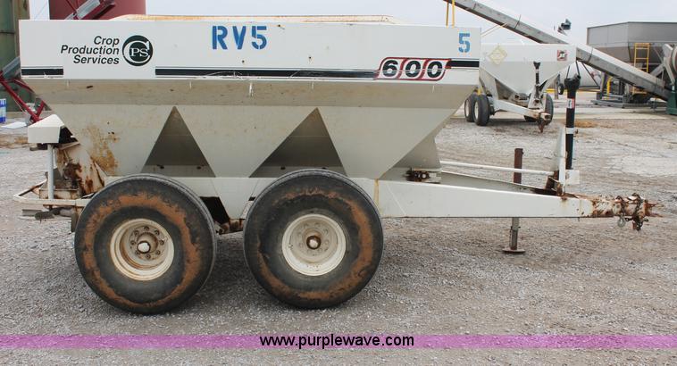 image for item C2627 Willmar Narrow Track 600 dry fertilizer spreader