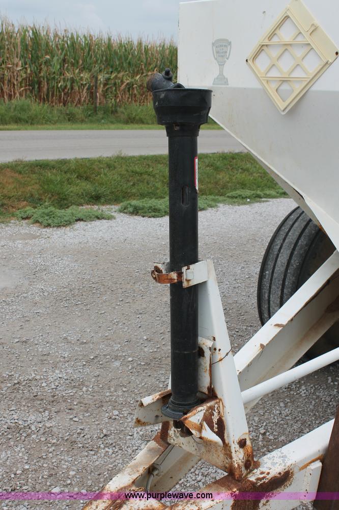 image for item C2627 Willmar Narrow Track 600 dry fertilizer spreader