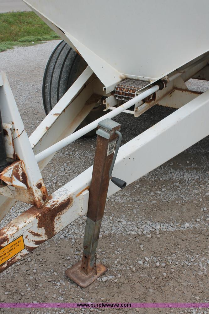 image for item C2627 Willmar Narrow Track 600 dry fertilizer spreader