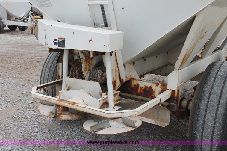 image for item C2627 Willmar Narrow Track 600 dry fertilizer spreader