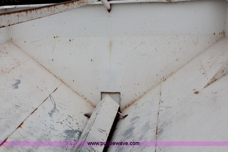 image for item C2627 Willmar Narrow Track 600 dry fertilizer spreader