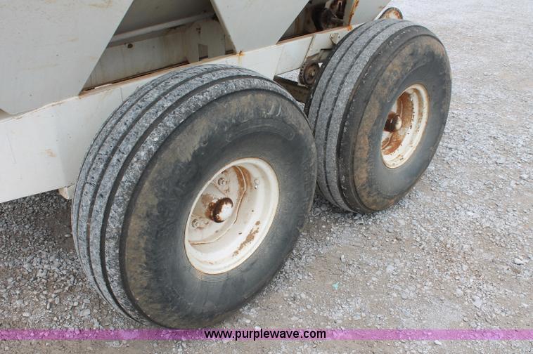image for item C2627 Willmar Narrow Track 600 dry fertilizer spreader