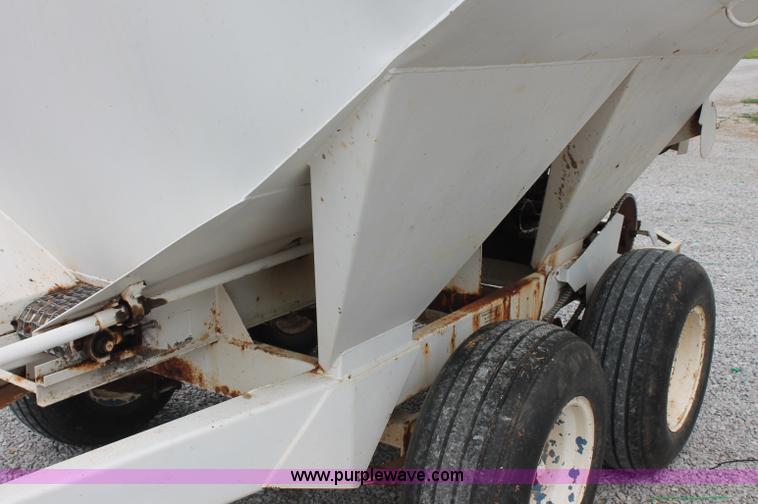 image for item C2628 Willmar Narrow Track 500 dry fertilizer spreader