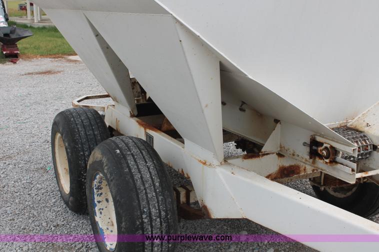 image for item C2628 Willmar Narrow Track 500 dry fertilizer spreader
