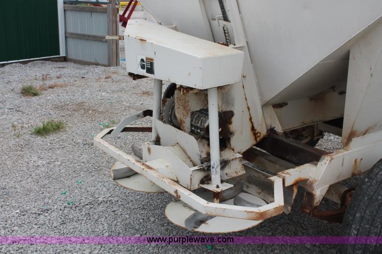 image for item C2628 Willmar Narrow Track 500 dry fertilizer spreader