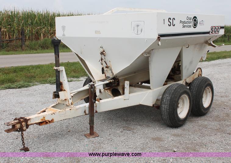 image for item C2629 Willmar Super 500 dry fertilizer spreader
