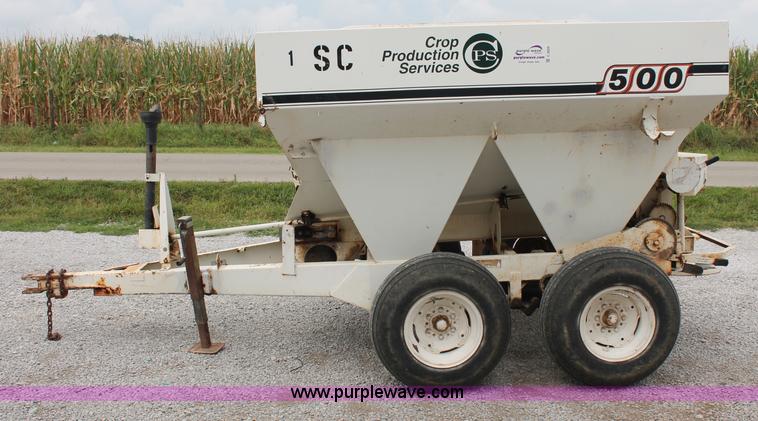 image for item C2629 Willmar Super 500 dry fertilizer spreader