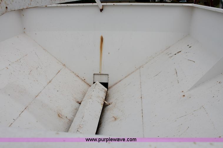 image for item C2629 Willmar Super 500 dry fertilizer spreader