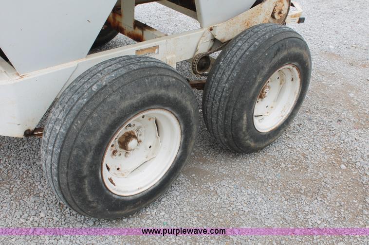 image for item C2629 Willmar Super 500 dry fertilizer spreader