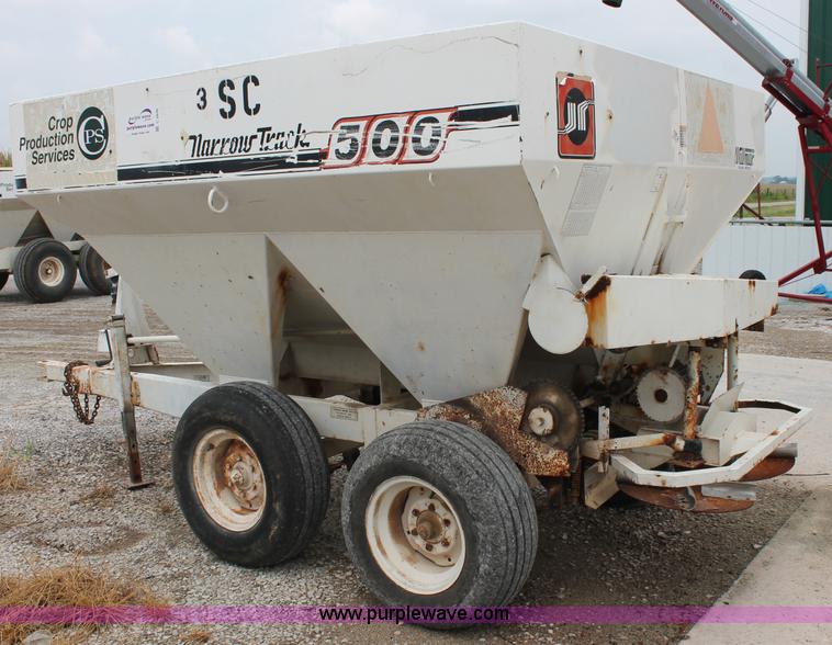 image for item C2630 Willmar Narrow Track 500 dry fertilizer spreader