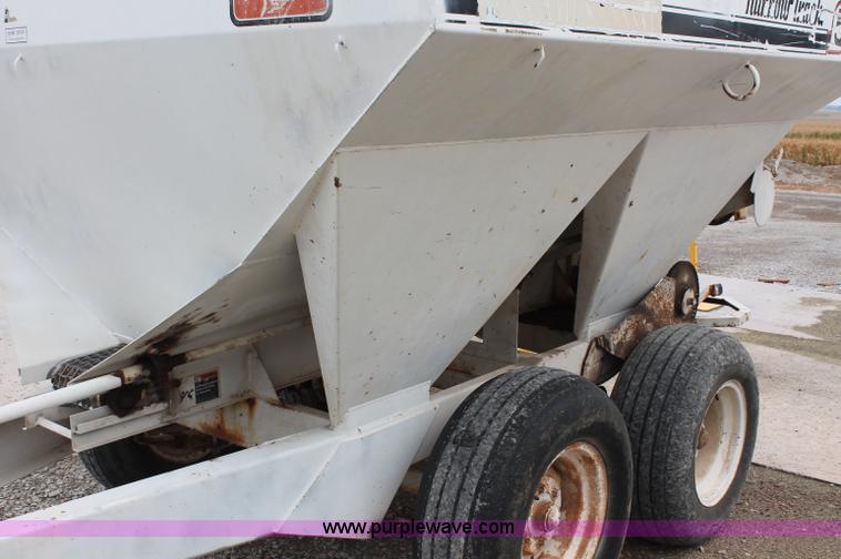 image for item C2630 Willmar Narrow Track 500 dry fertilizer spreader