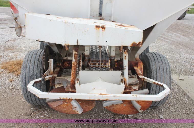 image for item C2630 Willmar Narrow Track 500 dry fertilizer spreader