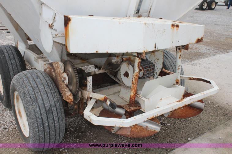 image for item C2630 Willmar Narrow Track 500 dry fertilizer spreader