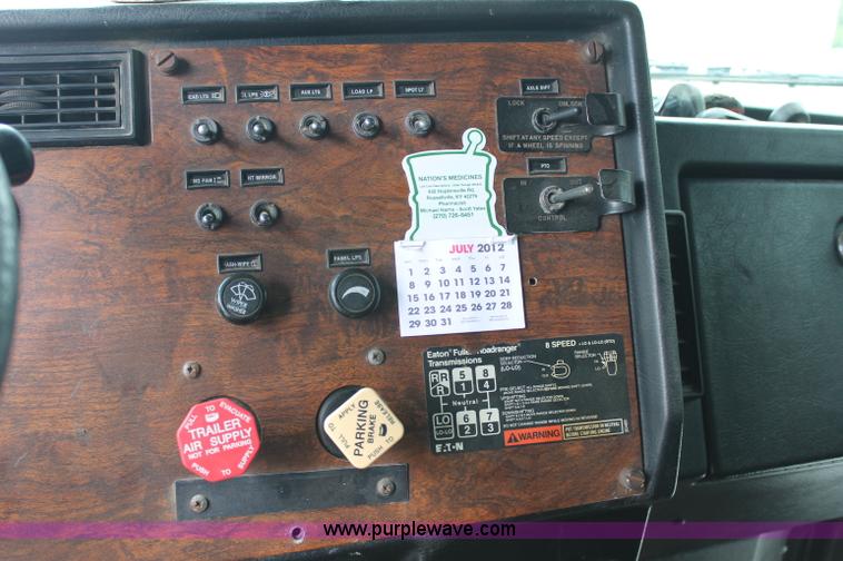 image for item C2633 1993 Peterbilt 378 fertilizer tender truck