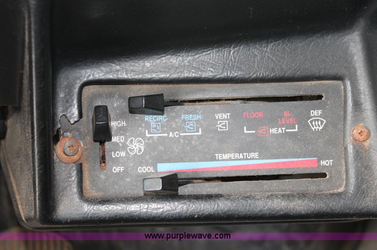 image for item C2633 1993 Peterbilt 378 fertilizer tender truck