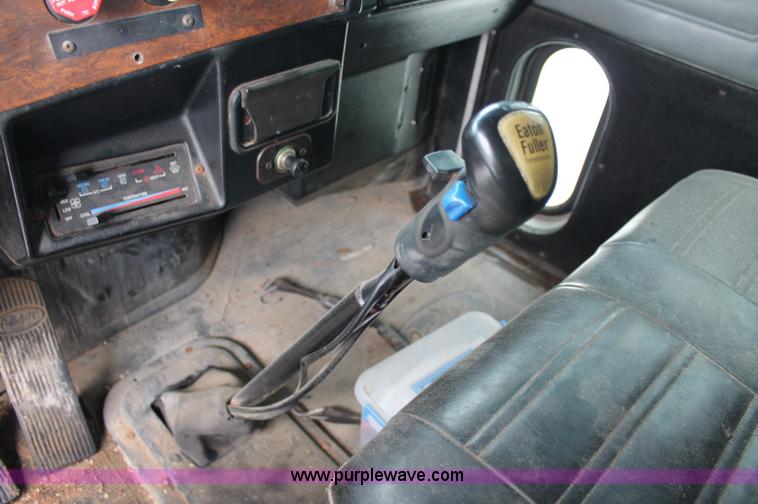 image for item C2633 1993 Peterbilt 378 fertilizer tender truck