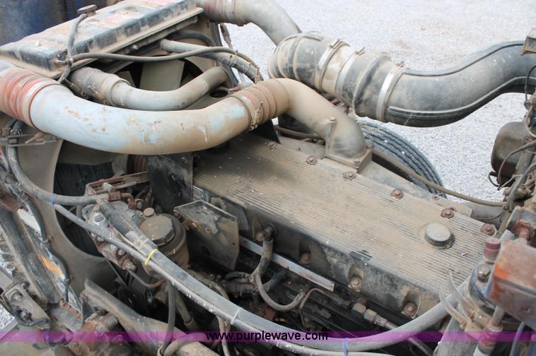 image for item C2633 1993 Peterbilt 378 fertilizer tender truck