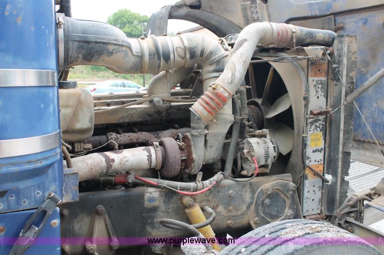 image for item C2633 1993 Peterbilt 378 fertilizer tender truck