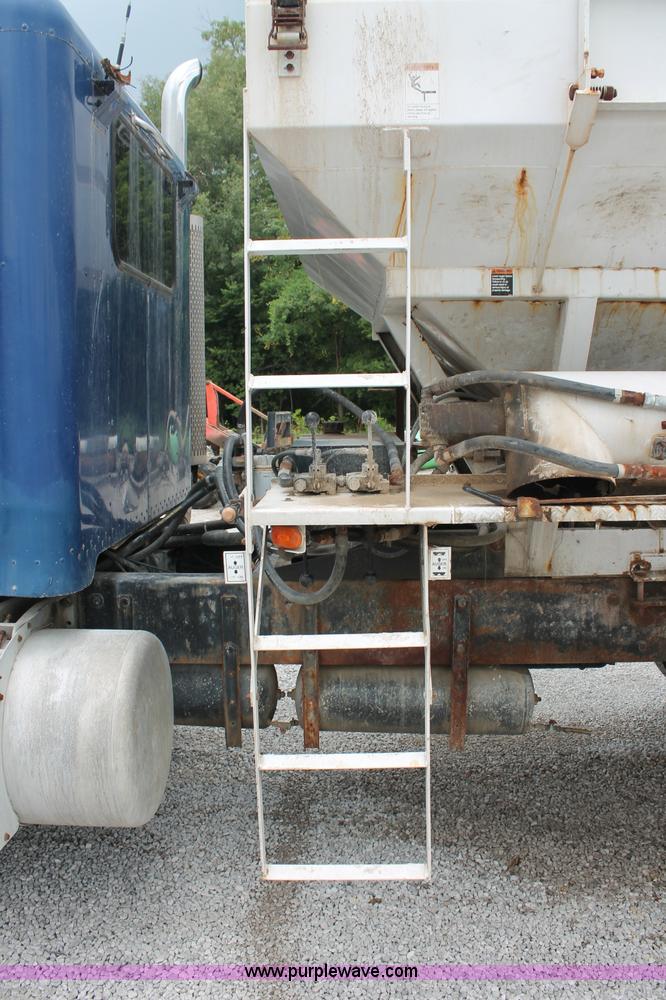 image for item C2633 1993 Peterbilt 378 fertilizer tender truck