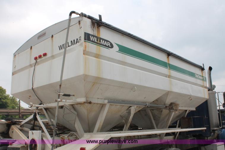 image for item C2633 1993 Peterbilt 378 fertilizer tender truck