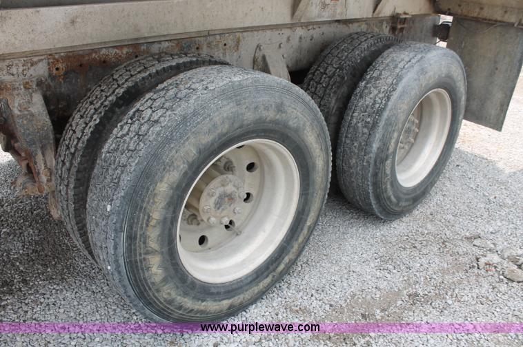 image for item C2633 1993 Peterbilt 378 fertilizer tender truck