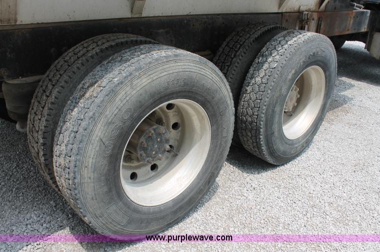 image for item C2633 1993 Peterbilt 378 fertilizer tender truck