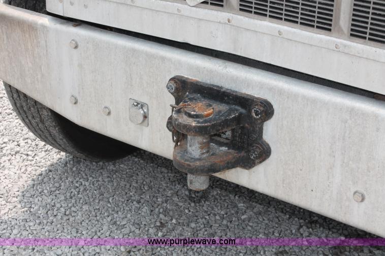 image for item C2633 1993 Peterbilt 378 fertilizer tender truck