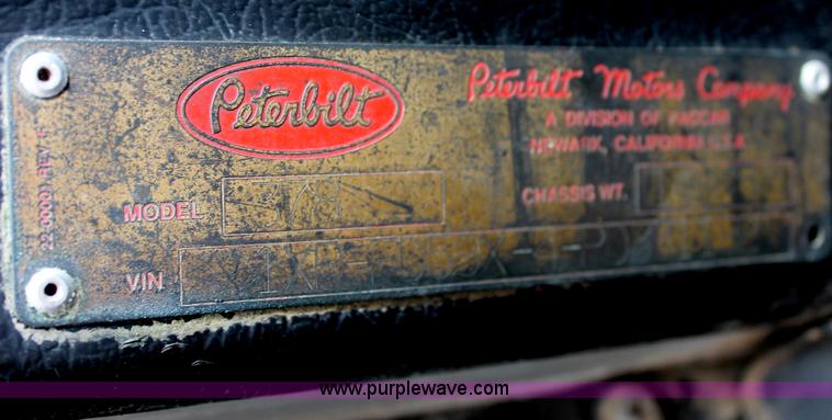 image for item C2633 1993 Peterbilt 378 fertilizer tender truck