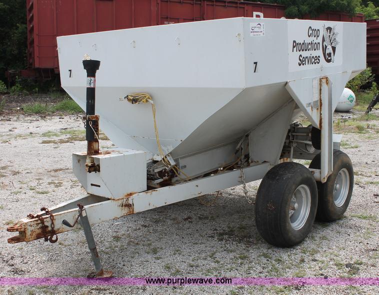 image for item C2636 1995 Western dry fertilizer spreader