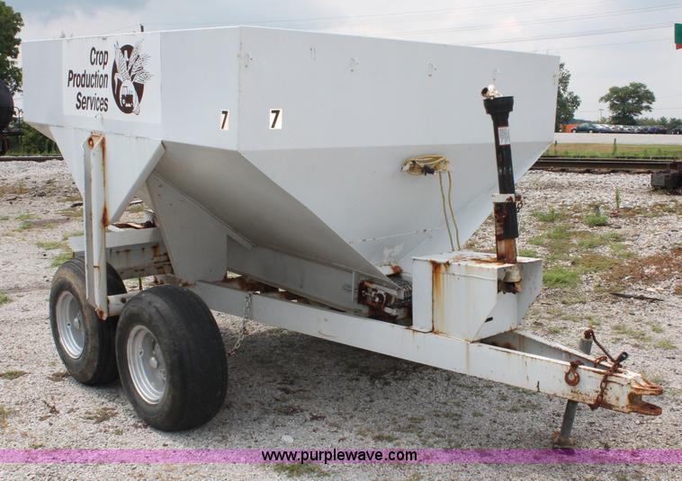 image for item C2636 1995 Western dry fertilizer spreader