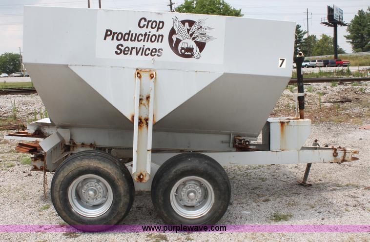 image for item C2636 1995 Western dry fertilizer spreader
