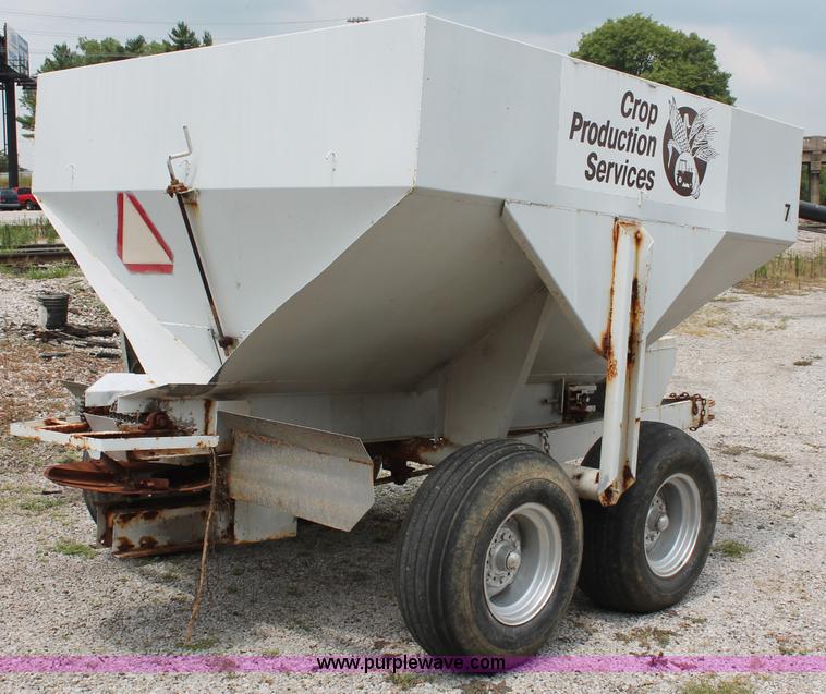 image for item C2636 1995 Western dry fertilizer spreader