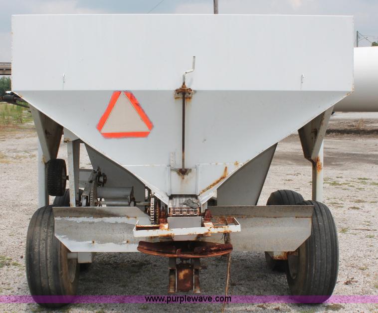 image for item C2636 1995 Western dry fertilizer spreader