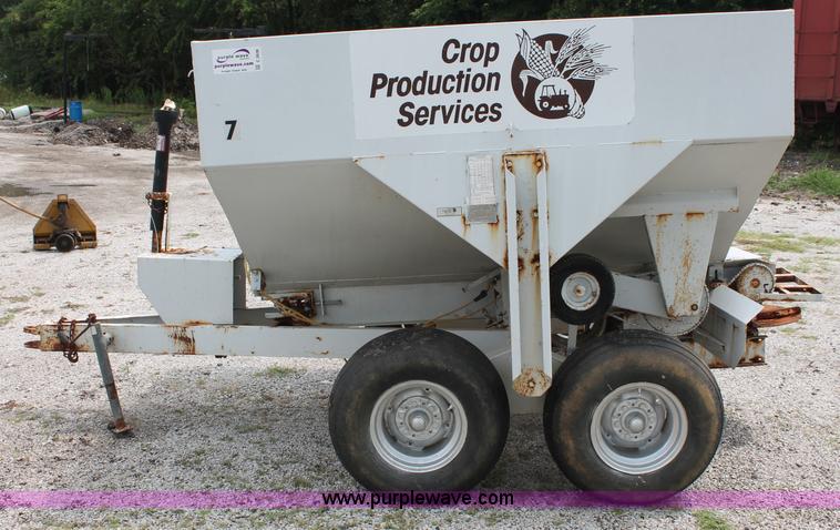 image for item C2636 1995 Western dry fertilizer spreader