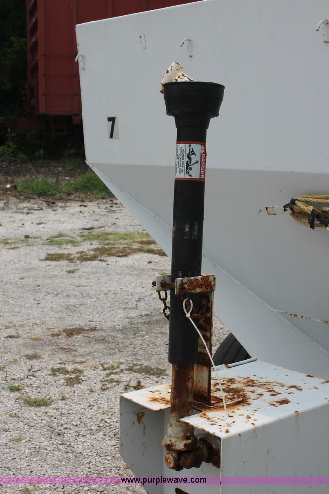 image for item C2636 1995 Western dry fertilizer spreader