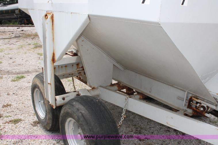 image for item C2636 1995 Western dry fertilizer spreader