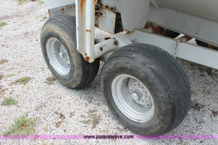 image for item C2636 1995 Western dry fertilizer spreader