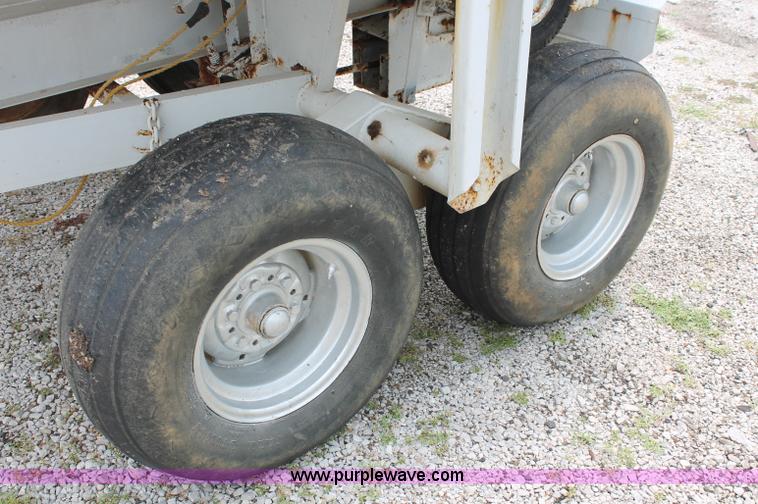 image for item C2636 1995 Western dry fertilizer spreader