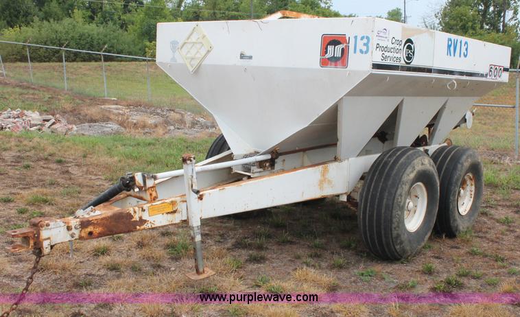 image for item C2644 Willmar 600 dry fertilizer spreader