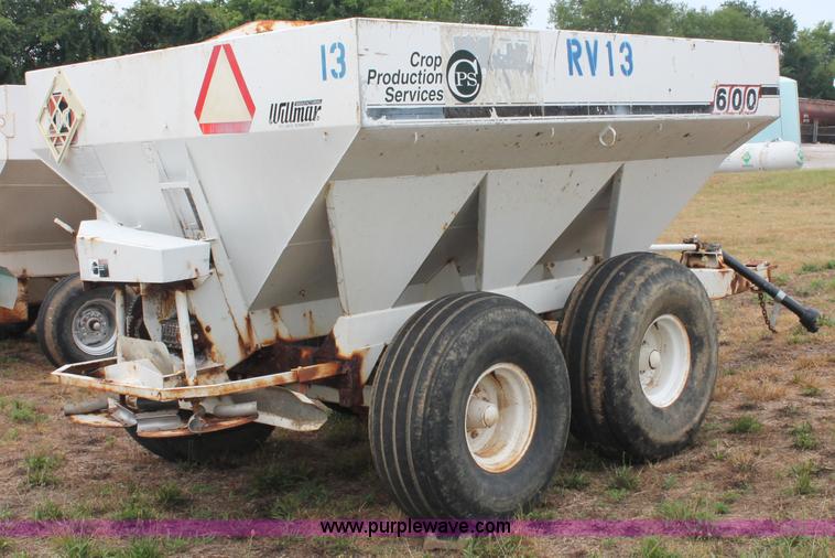 image for item C2644 Willmar 600 dry fertilizer spreader
