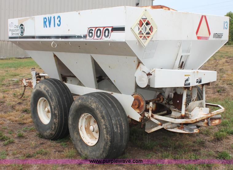 image for item C2644 Willmar 600 dry fertilizer spreader
