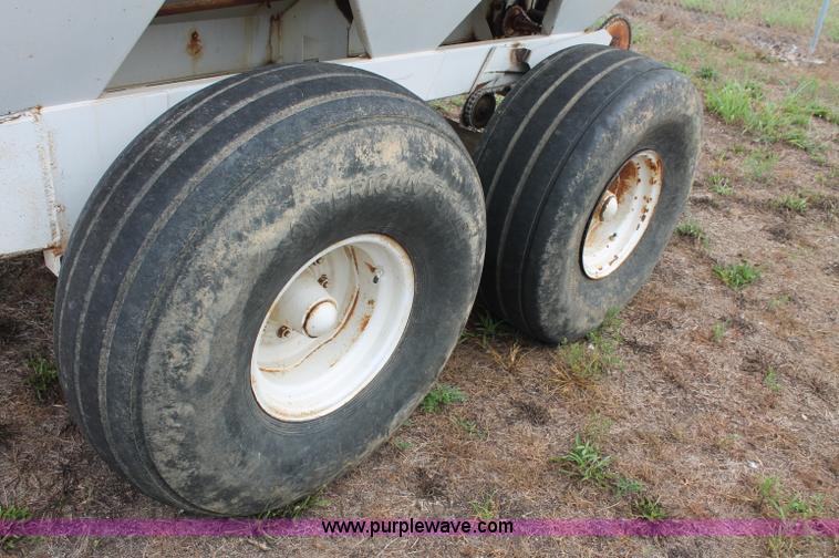 image for item C2644 Willmar 600 dry fertilizer spreader