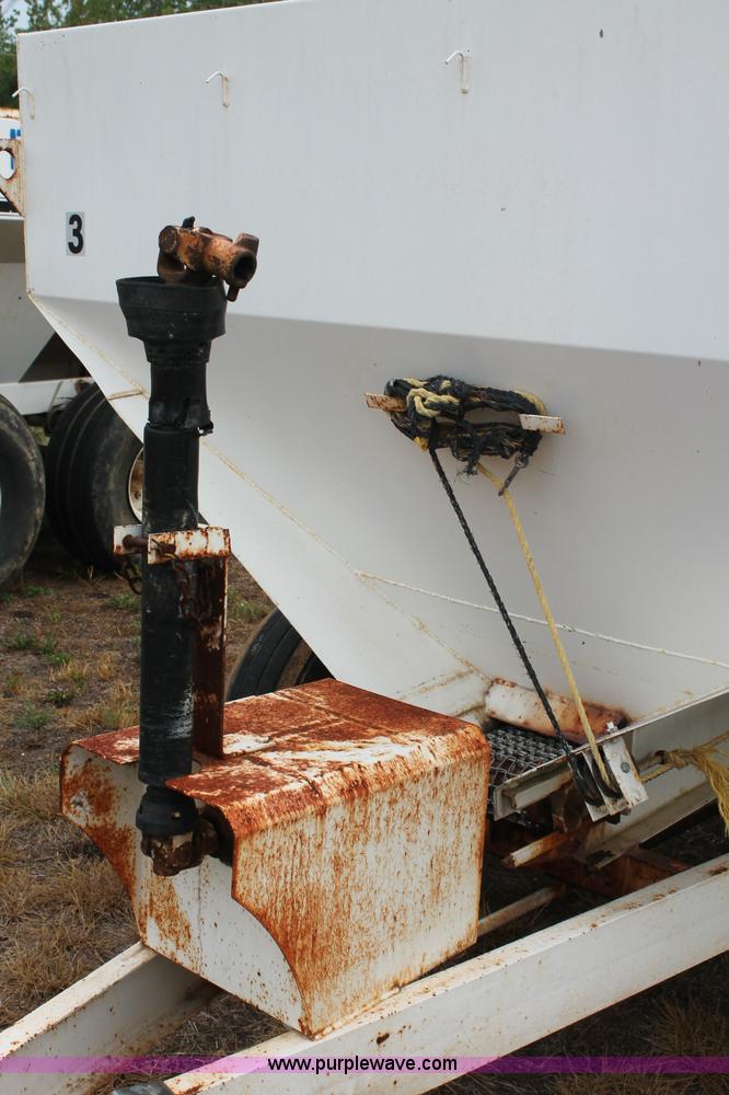 image for item C2645 Simonsen dry fertilizer spreader