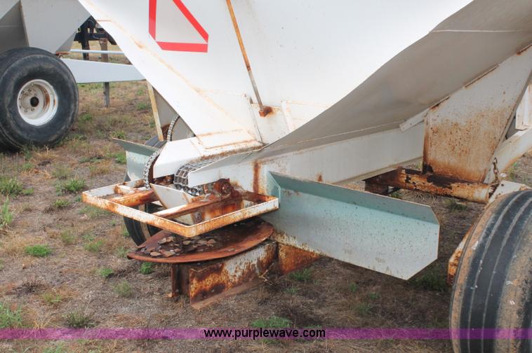 image for item C2645 Simonsen dry fertilizer spreader