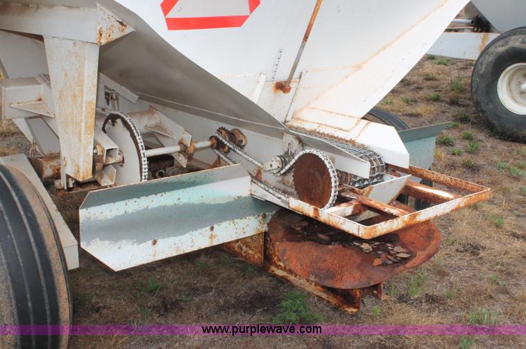 image for item C2645 Simonsen dry fertilizer spreader