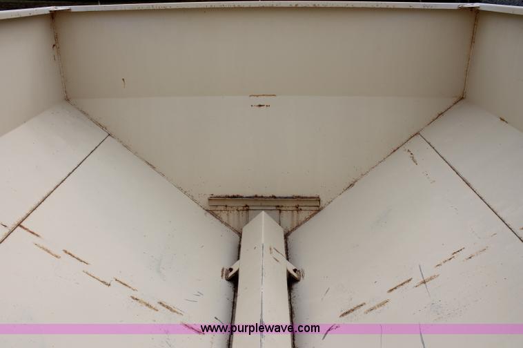 image for item C2645 Simonsen dry fertilizer spreader