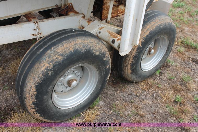 image for item C2645 Simonsen dry fertilizer spreader