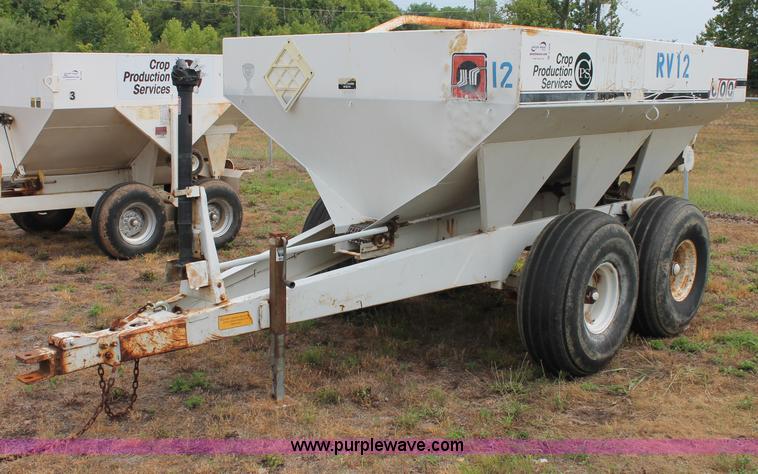 image for item C2646 Willmar 600 dry fertilizer spreader