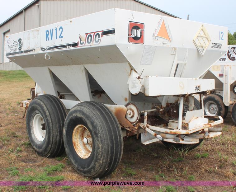 image for item C2646 Willmar 600 dry fertilizer spreader